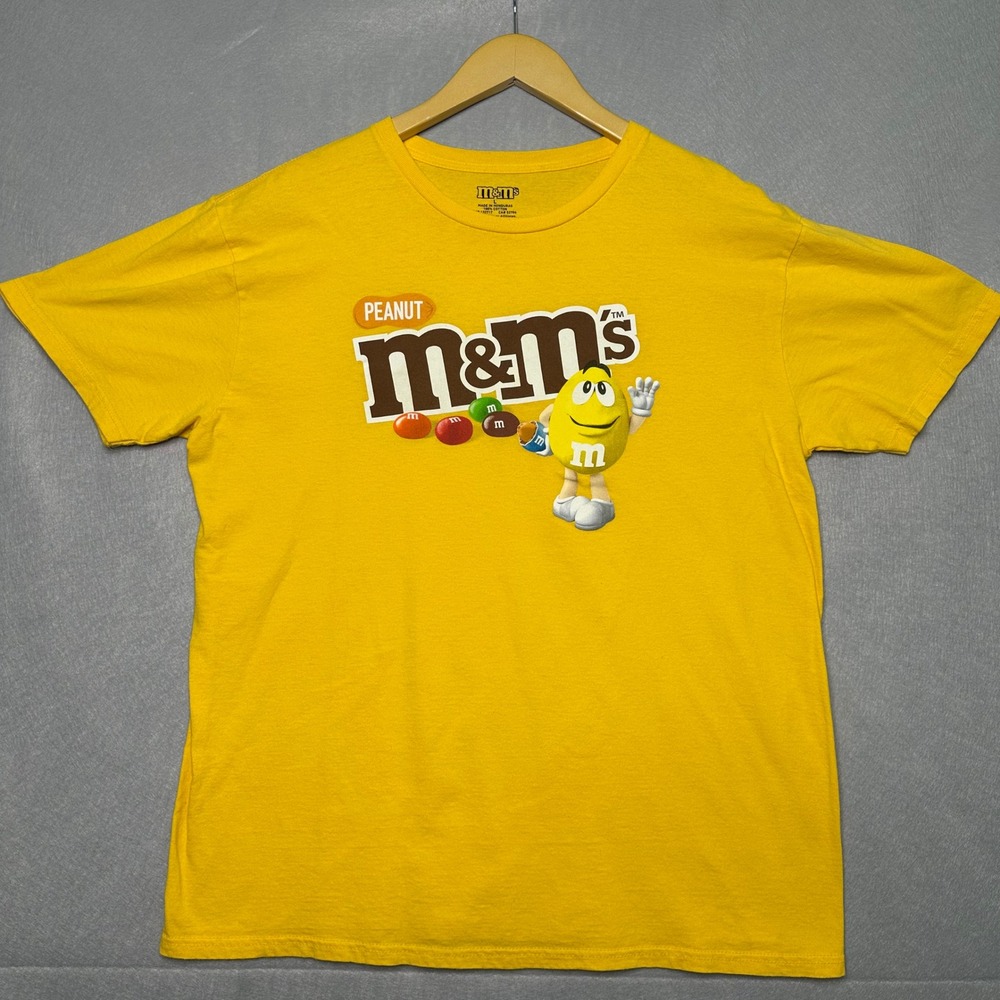 M&M's Men Large Yellow Graphic T-Shirt Peanut Candy Character Excellent 2020